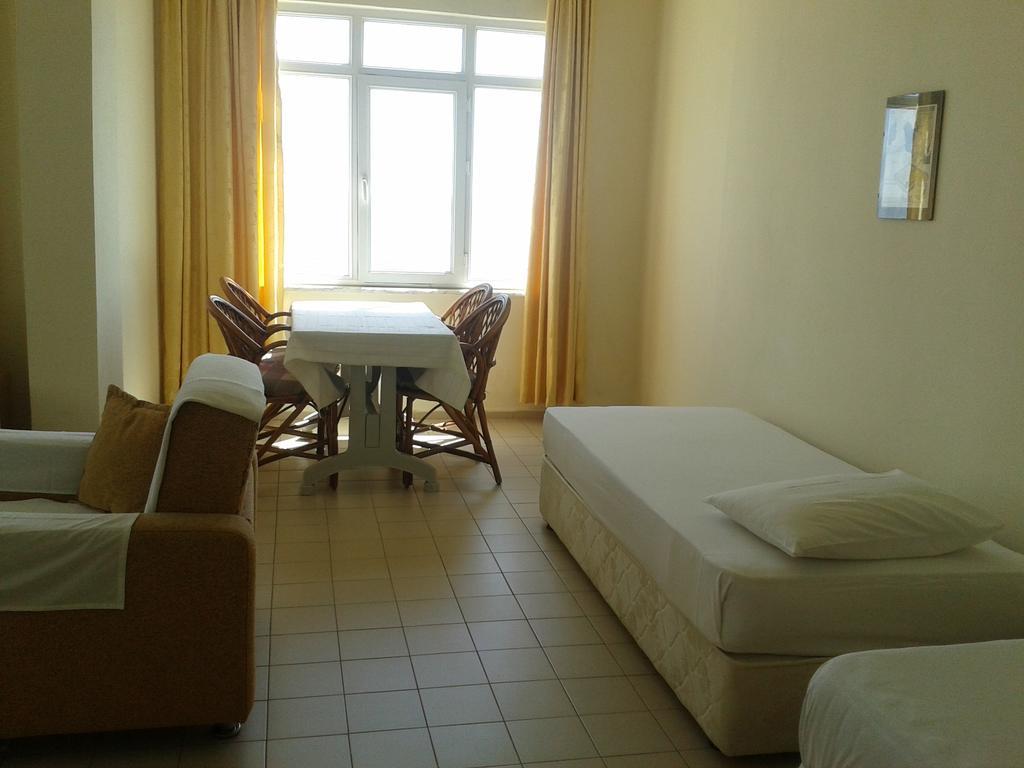 Orange Grove Apart Hotel Аланя Стая снимка